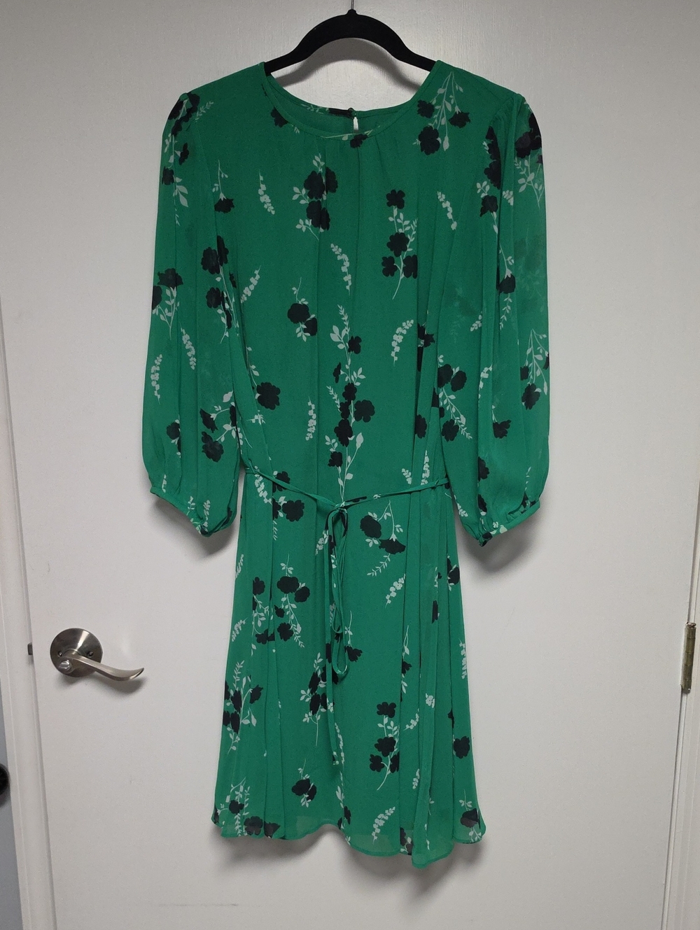 Ann Taylor Green Floral Knee Length 3 Quarter Sleeve Dress Size 12